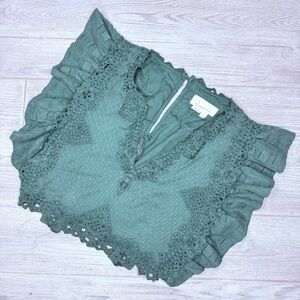 Anthropologie green lace style crop top ruffle sleeve with eyelets size xs green